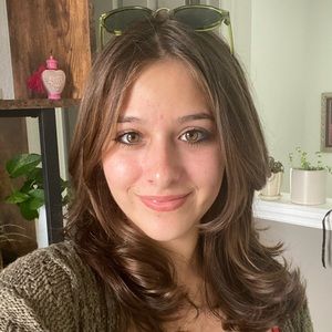 Meet your Posher, Izzy